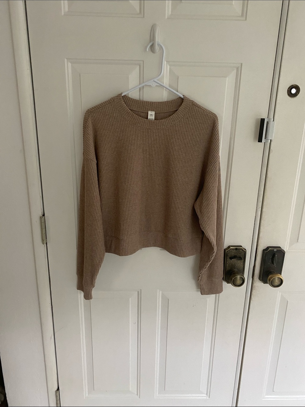 Alo Muse Crew Neck Pullover in Gravel Heather